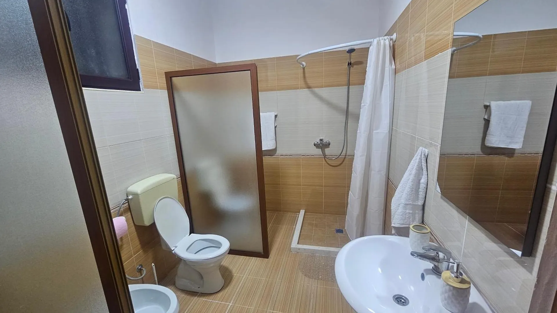 Guest house Rooms For Rent Shkoder Albania